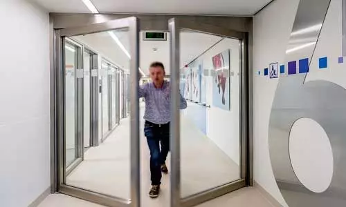 الزامات ساختمانی و درب ورودی