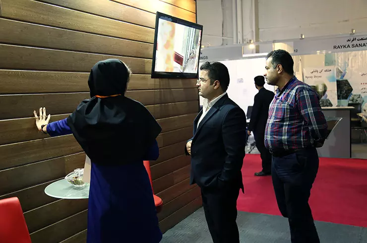 استقبال بی نظیر از محصول پانل نما در نمایشگاه فناوری نانو